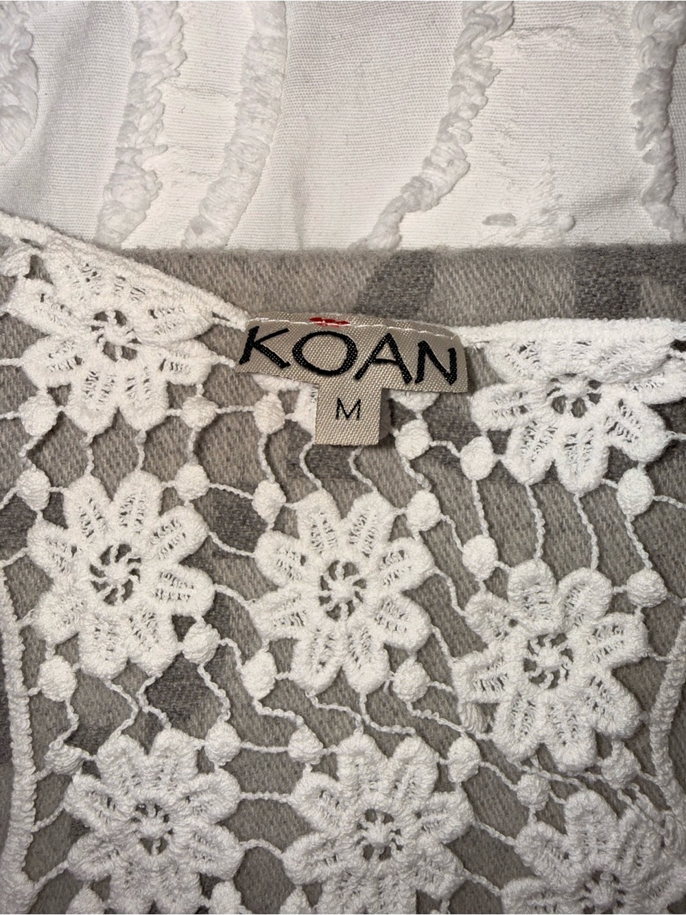 Koan White Floral Crochet Tank Top - Picture 3 of 7